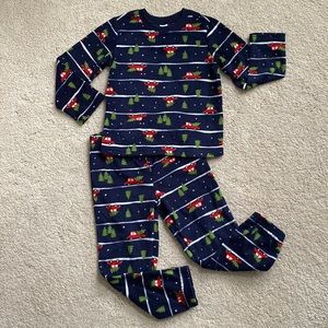 NWT Old Navy holiday🎄 boy pajamas